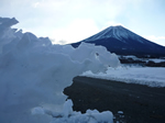 雪と富士山