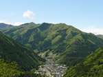 小菅村の全景